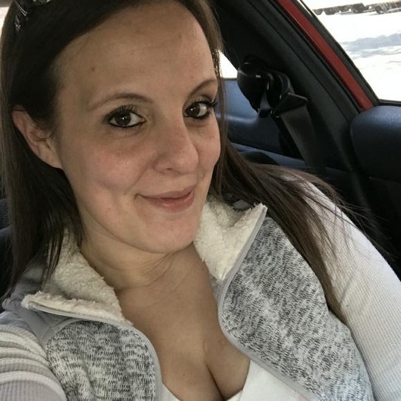 Meet your Posher, Lindsay - Picture 3 of 4